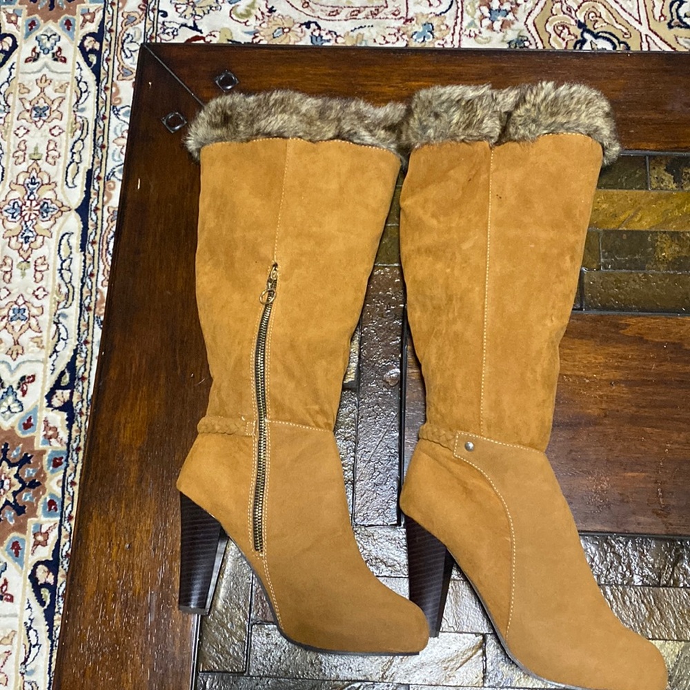 Brown size 7 Sade